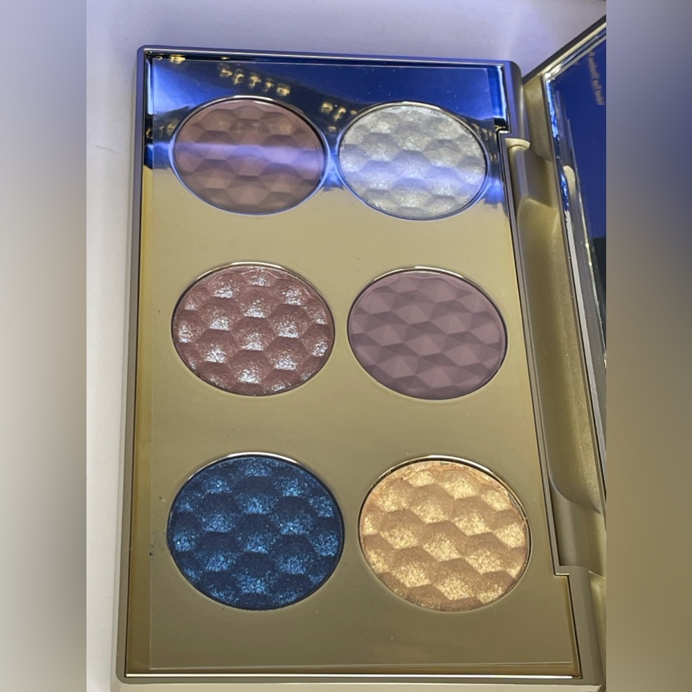 Stila Blue Realm Velvet Eye Shadow Palette - Picture 2 of 6